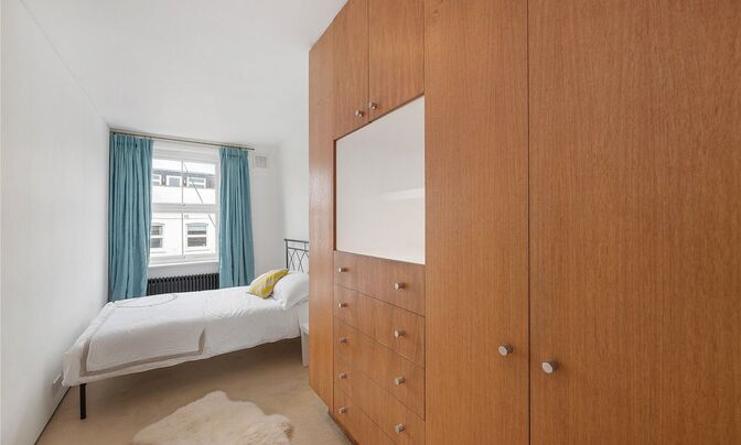 Battersea Park Road, Battersea