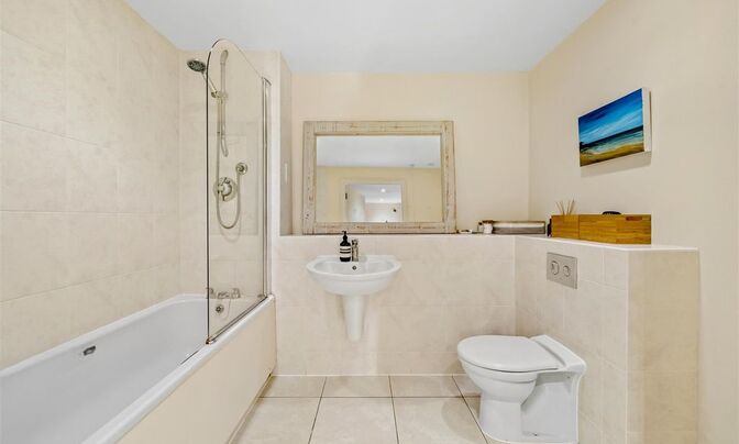 Hollyfield, Finsbury Park