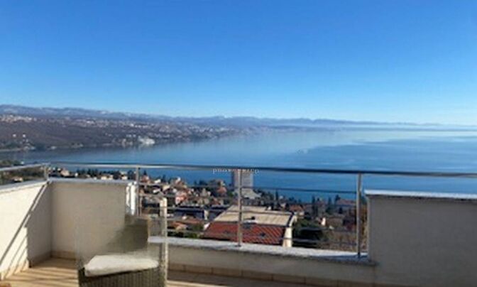 Трехкомнатная квартира в Центре