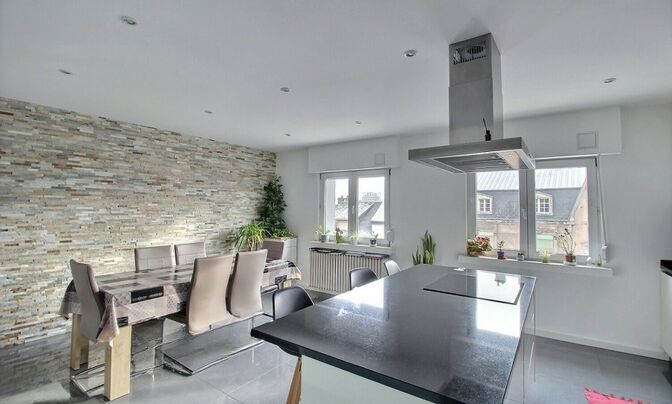 Townhouse 5 bedrooms for sale in Differdange