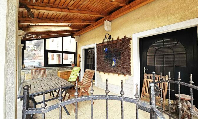 Двухэтажный дом Копер Цепки