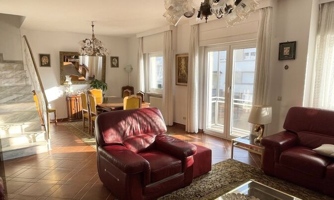 Duplex 5 bedrooms for sale in Luxembourg-Limpertsberg