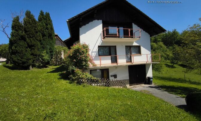 Кршко, Стране