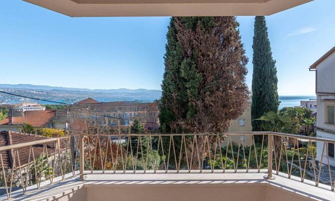 Трёхкомнатная квартира, центр