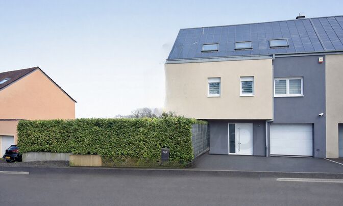 Semi-detached house 5 bedrooms for sale in Leudelange
