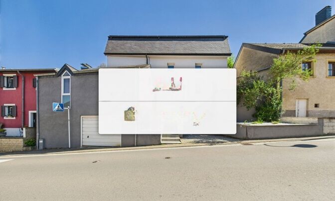 House 5 bedrooms for sale in Lintgen