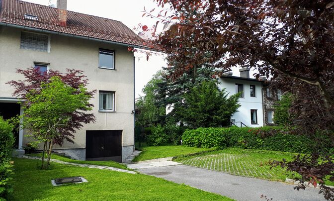 Two-story house in Bezigrad