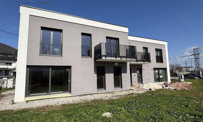 House, Tachen