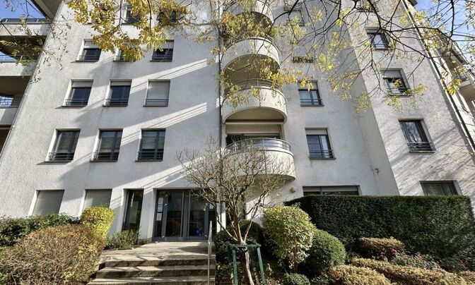 Apartment 3 bedrooms for sale in Luxembourg-Centre ville
