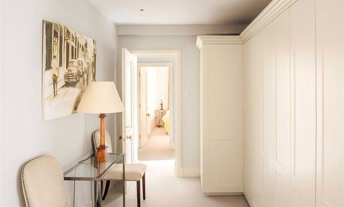 Moreton House, 3-4 Embankment Gardens, Chelsea