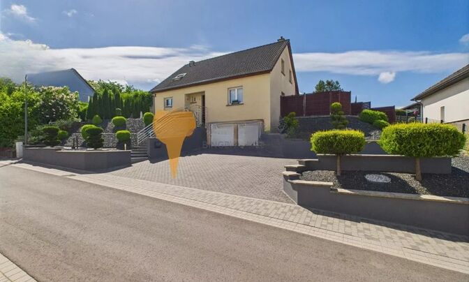 Detached house 4 bedrooms for sale in Eschdorf