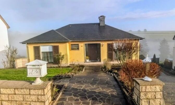 Detached house 4 bedrooms for sale in Niederfeulen